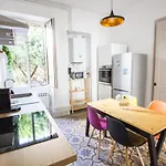 Le 62 - Spacieux T2 - Garage Gratuit, Jardin, Tram