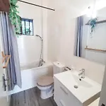 Apartment Le 62 - Spacieux T2 - Garage Gratuit, Jardin, Tram