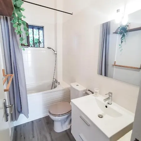 Apartamento Le 62 - Spacieux T2 Avec Jardin, Parking & Tramway